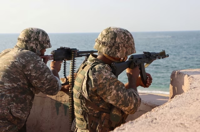 Binh sĩ IRGC tập luyện. (Ảnh: Reuters)