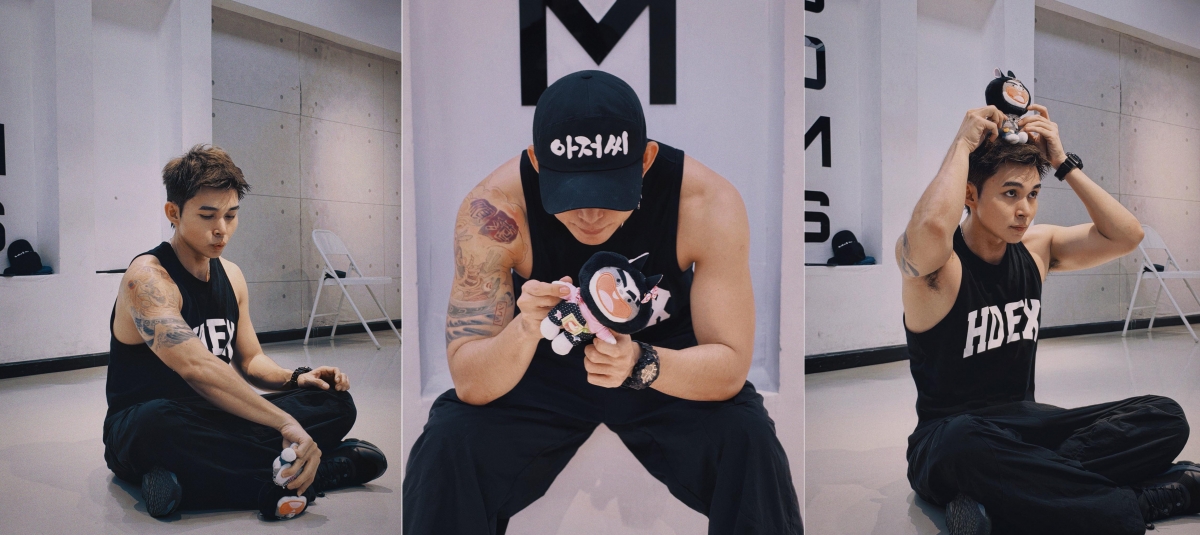 Ca sĩ, diễn viên Jun Phạm gây chú ý khi đăng tải bức ảnh đi tập nhảy với vẻ ngoài khỏe khoắn, dễ thương. Anh hài hước viết: “Nay Chip-Ni và Chip-Na cùng nhau đi xem bố tập nhảy nè!”