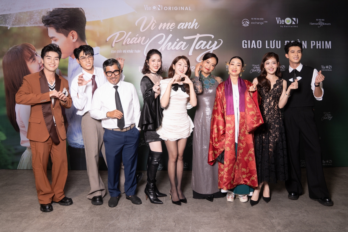 Đoàn phim "Vì mẹ anh phán chia tay"