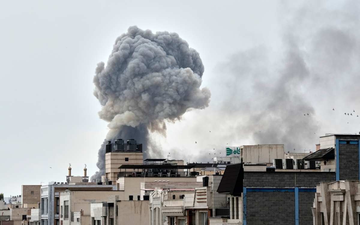 Liên quân Mỹ - Israel phối hợp tập kích thủ đô Tehran của Iran vào đầu tháng 3/2026. Ảnh: AP.