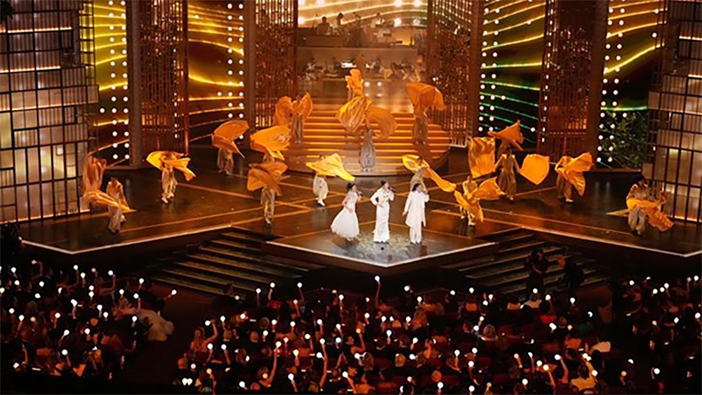 Từ trái sang, Rei Ami, EJAE và Audrey Nuna trình diễn bài hát “Golden” từ bộ phim “KPop Demon Hunters” tại lễ trao giải Oscar lần thứ 98. (Ảnh: Yonhap)