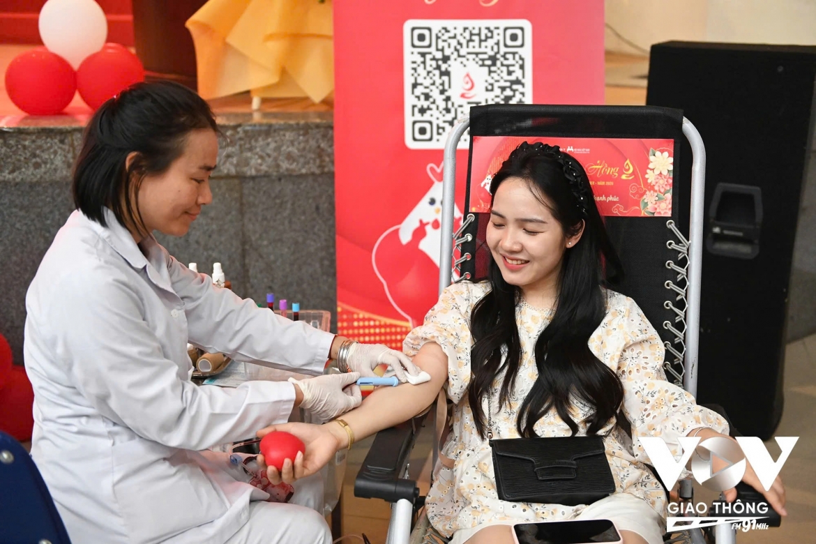 Nhiều bạn trẻ cũng chọn ngày đầu năm để làm việc ý nghĩa
