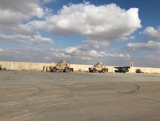 Các phương tiện quân sự của binh sĩ Mỹ tại căn cứ không quân Al-Asad Airbase, tỉnh Anbar, Iraq. Ảnh: Reuters