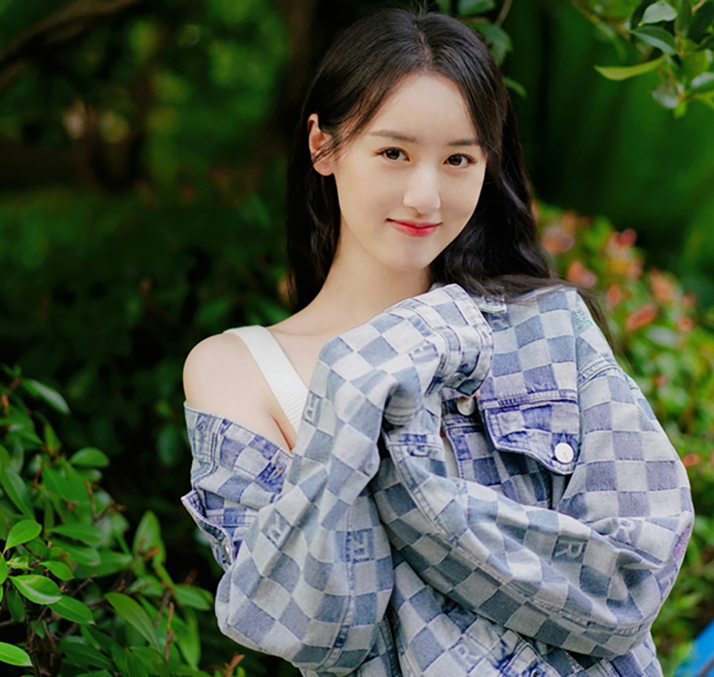 Sau thông tin về phim “Sấm Sét”, nhiều cư dân mạng đang đặt câu hỏi về những hệ lụy rộng hơn của việc cho phép những người nổi tiếng dính bê bối trở lại