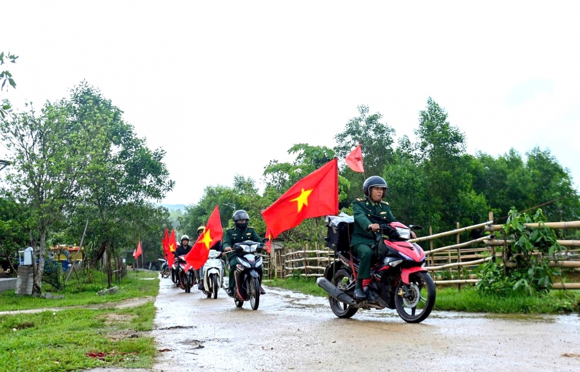 Những ngày này, trên tuyến biên giới thuộc các xã A Lưới, thành phố Huế, công tác tuyên truyền về bầu cử đang được triển khai thường xuyên