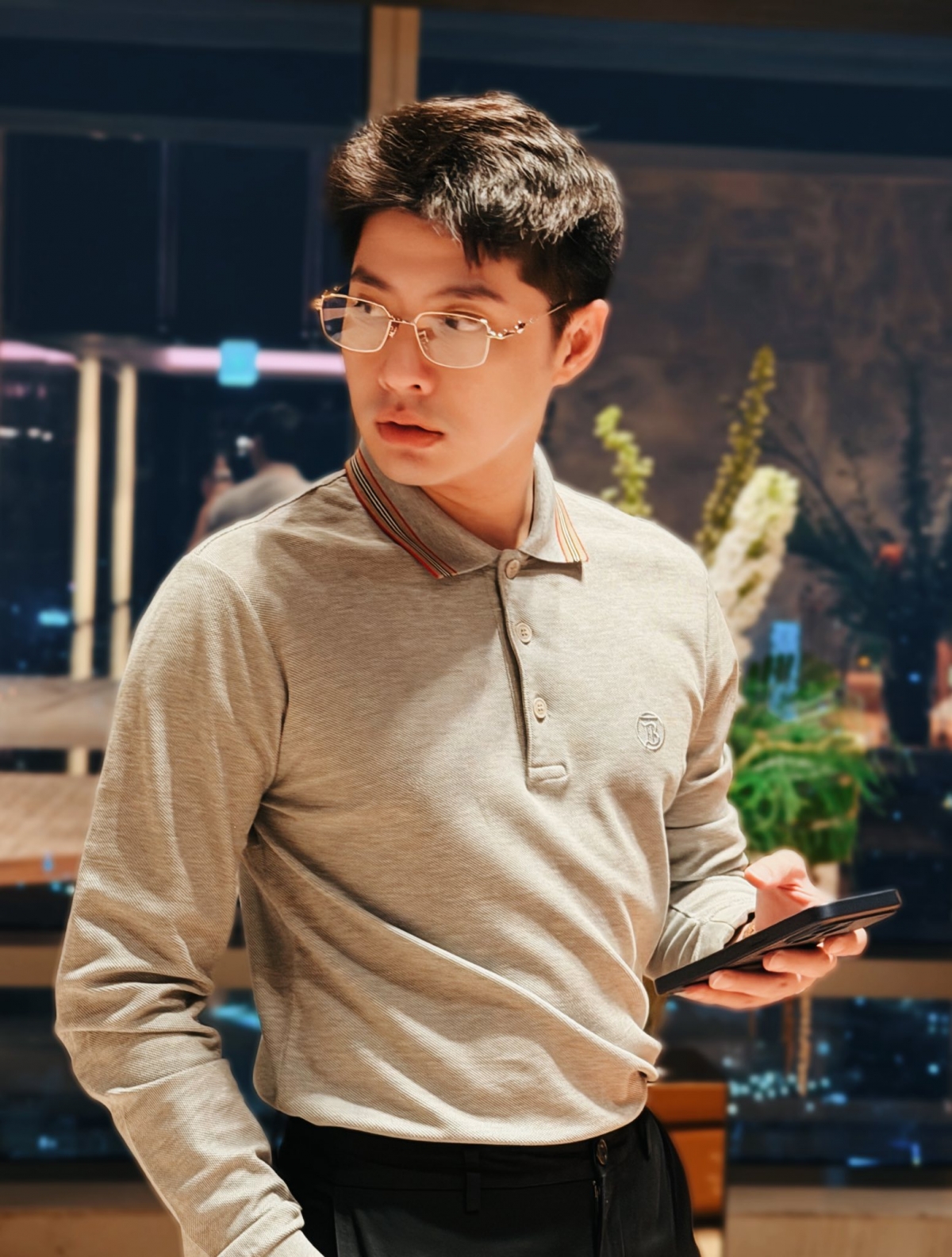 Noo Phước Thịnh mang đến khoảnh khắc hài hước khi đeo kính và “tự nhận diện” với hình tượng Nobita, tạo sự tương tác vui vẻ cùng người hâm mộ trên mạng xã hội.