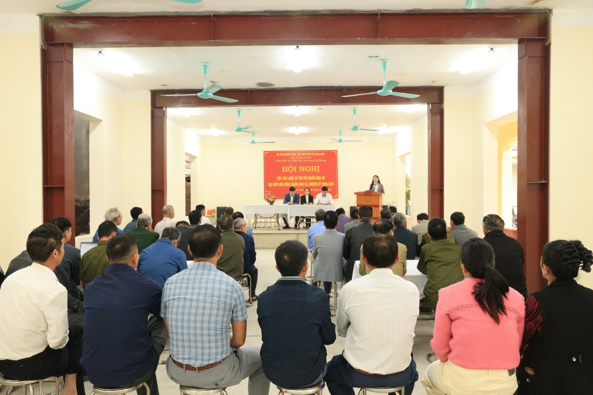 Một buổi tiếp xúc cử tri tại xã Tam Đảo.