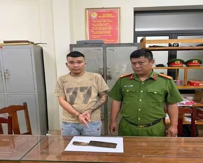 Đối tượng Dương Hữu Ninh và hung khí gây án tại cơ quan công an