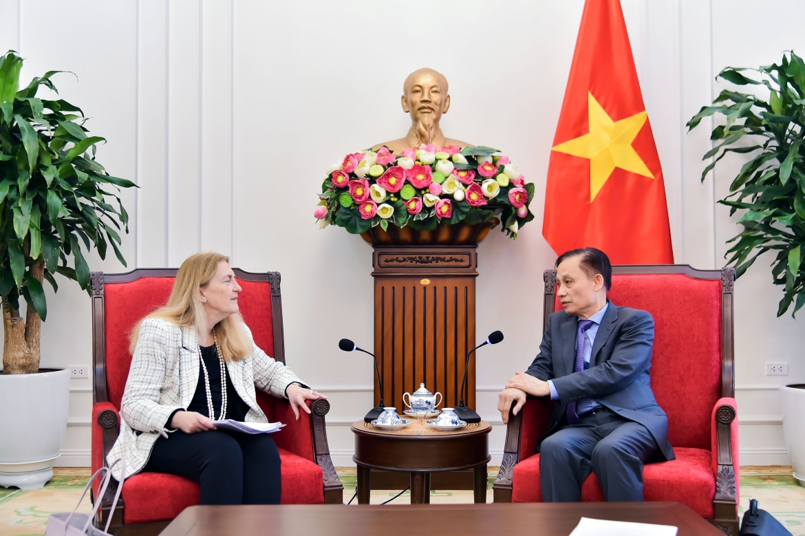 Hai bên trao đổi về thúc đẩy hợp tác kinh tế, thương mại và khoa học, công nghệ giữa Việt Nam và Thụy Sỹ. (Ảnh: Bộ Ngoại giao)