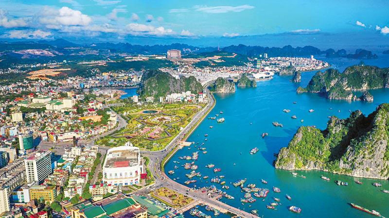 Với hệ thống hạ tầng đồng bộ và môi trường kinh doanh ổn định, tỉnh Quảng Ninh có lợi thế cạnh tranh để đón đầu dòng vốn đầu tư dịch chuyển.