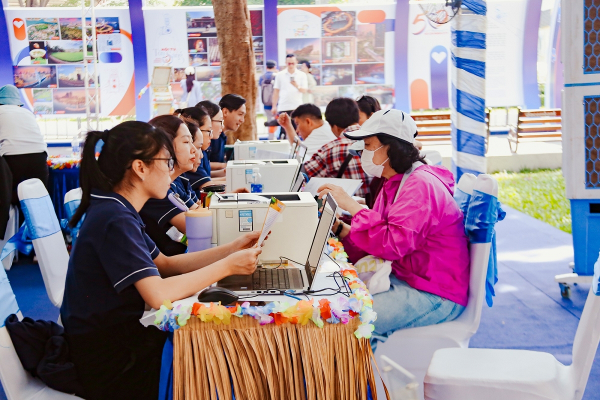 Các công ty du lịch như TransViet chưa tăng giá bán tour, đồng thời duy trì chất lượng tốt nhất cho các sản phẩm dịch vụ.