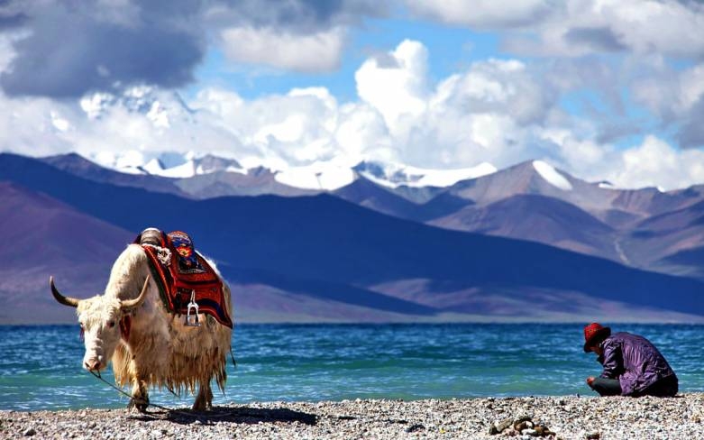 Từ văn hóa thủy táng nên người Tây Tạng rất tôn kính các dòng sông. (Ảnh: TibetJourney)