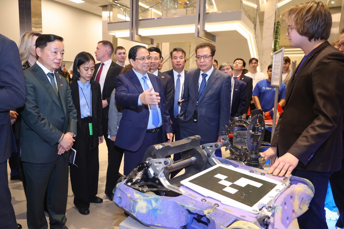 Thủ tướng thăm đại học Khoa học và Công nghệ Quốc gia “MISIS”