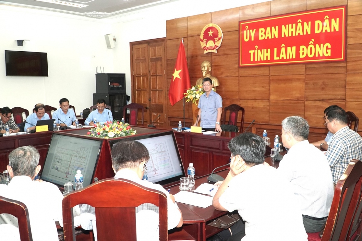  Phó Chủ tịch UBND tỉnh Lâm Đồng làm việc với các sở, ngành, địa phương và chủ đầu tư liên quan tiến độ dự án khu công nghiệp (KCN) Tân Đức. Ảnh: B.H