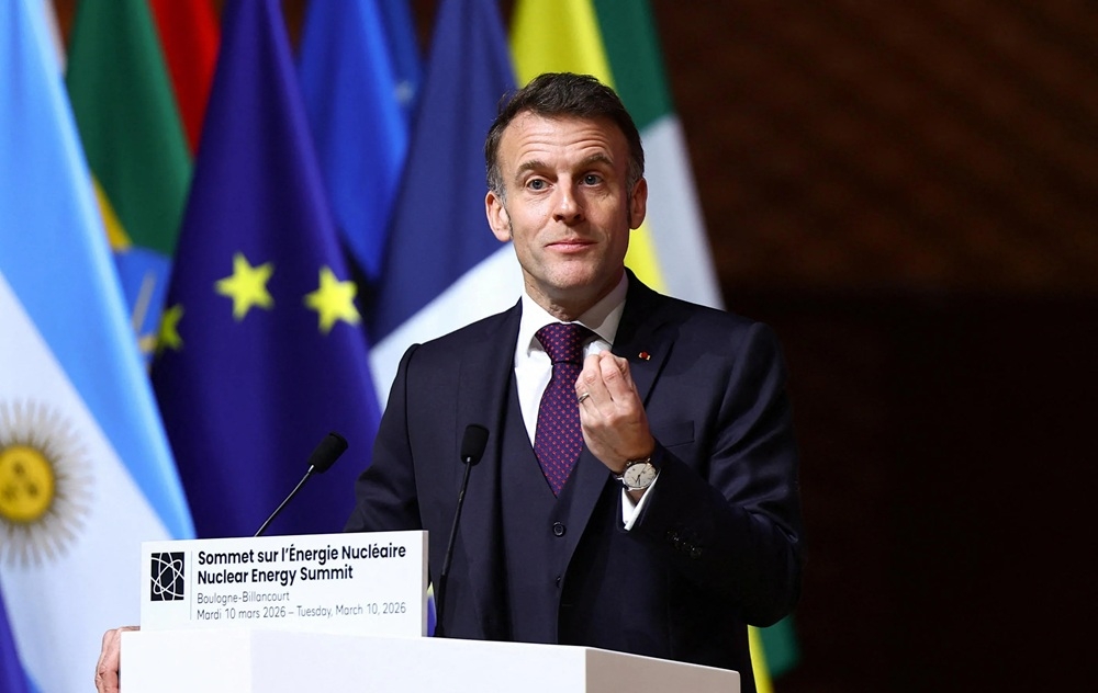 Tổng thống Emmanuel Macron nhấn mạnh Pháp đang sở hữu lợi thế đáng kể trong cuộc cạnh tranh phát triển AI nhờ hệ thống sản xuất điện hạt nhân ổn định. Ảnh: Reuters