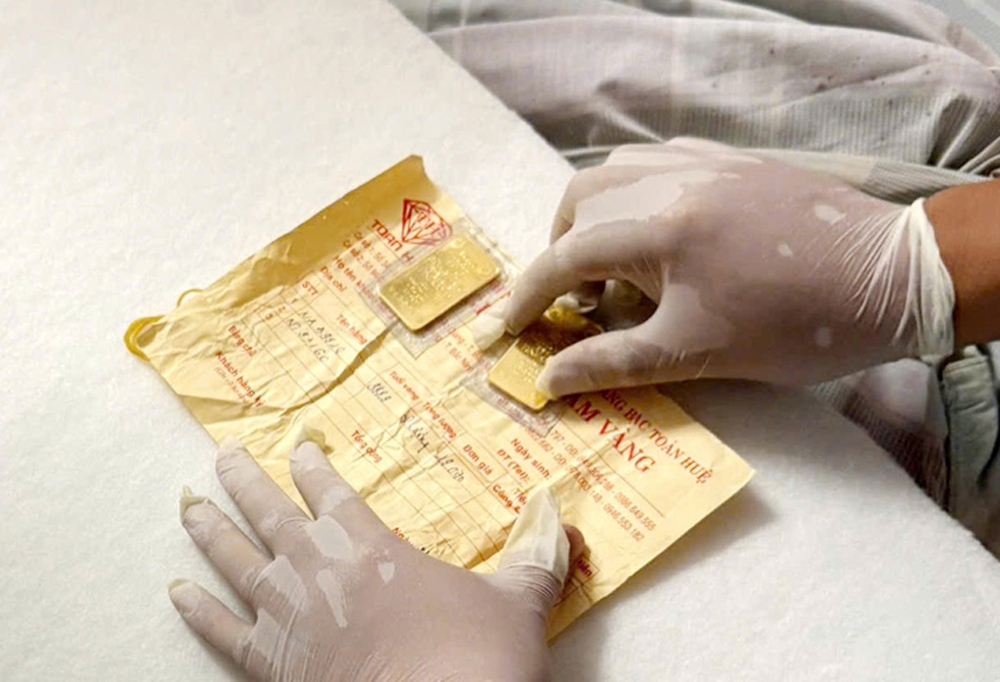 2 cây vàng Nam chưa kịp bán, cơ quan chức năng đã thu lại