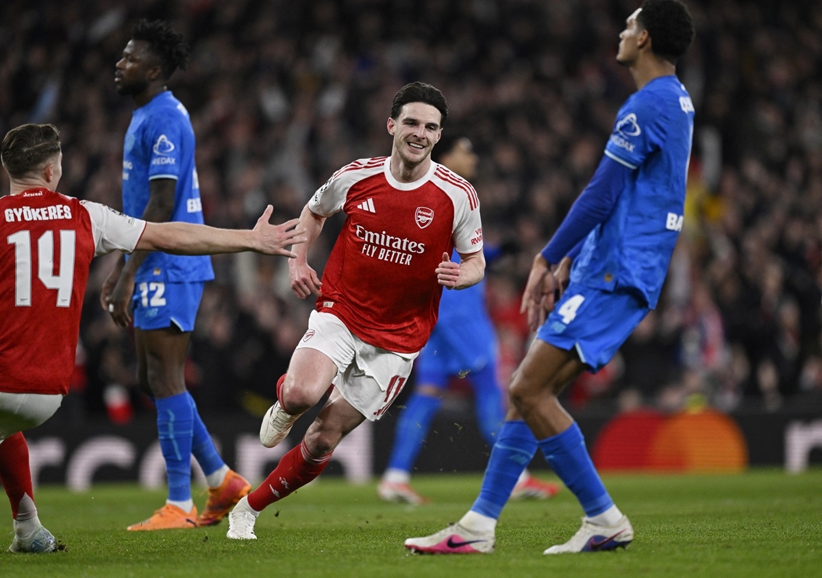 Arsenal dễ dàng đoạt vé vào tứ kết Cúp C1 châu Âu (Ảnh: Reuters).