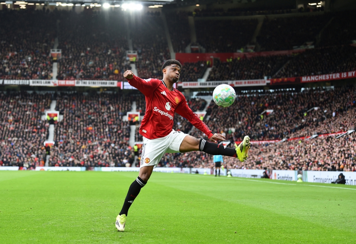 Amad Diallo đang chơi nổi bật bên cánh phải MU (Ảnh: Reuters)