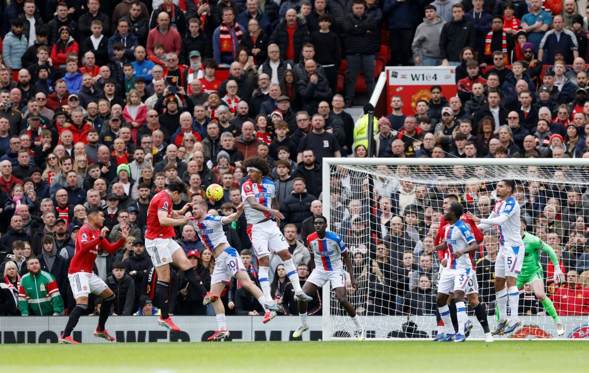 MU đang hoàn toàn áp đảo trước Crystal Palace (Ảnh: Reuters)
