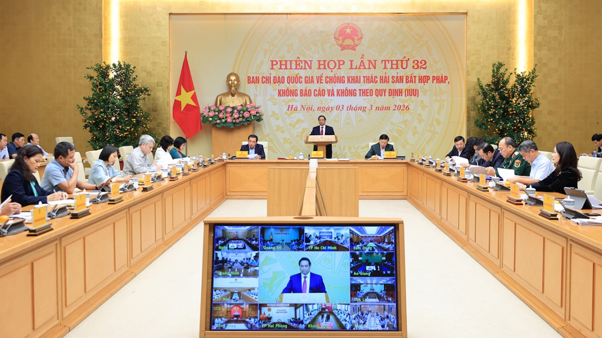 Thủ tướng Phạm Minh Chính chủ trì phiên họp lần thứ 32 của Ban Chỉ đạo quốc gia chống khai thác hải sản bất hợp pháp, không báo cáo và không theo quy định (IUU) - Ảnh: VGP/Nhật Bắc