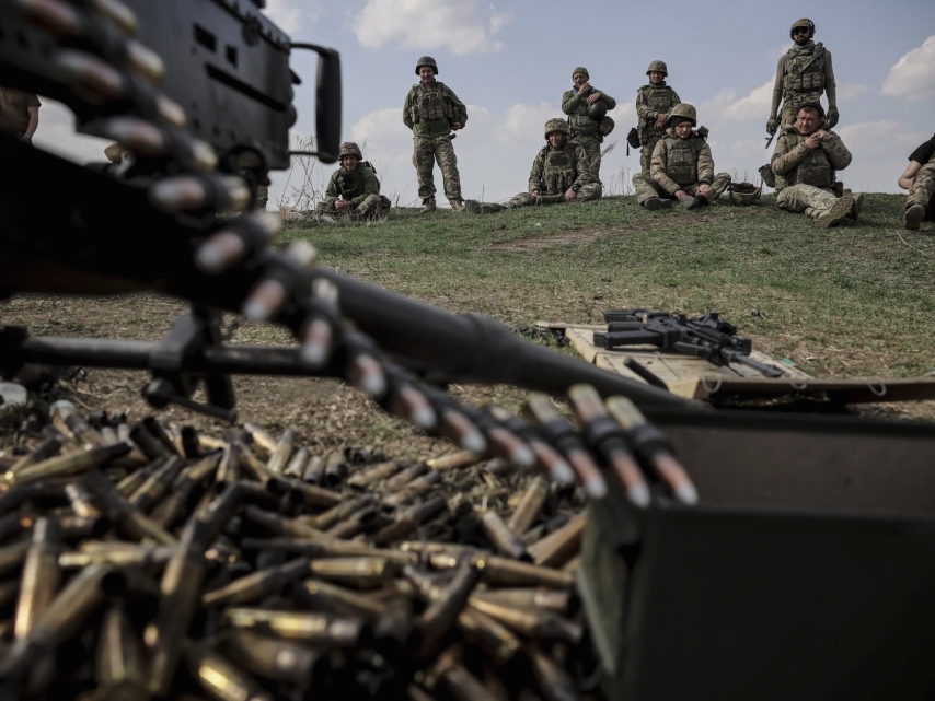 Các binh sỹ thuộc Lữ đoàn cơ giới 24 của Ukraine. Ảnh: AP