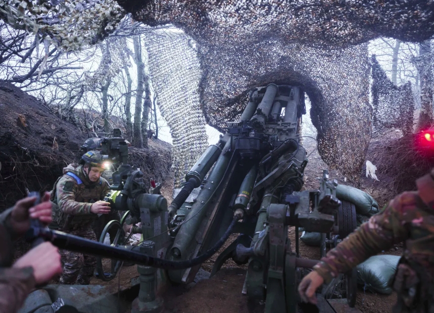 Nga và Ukraine cáo buộc nhau pháo kích vào các khu vực của đối phương. Ảnh: AP