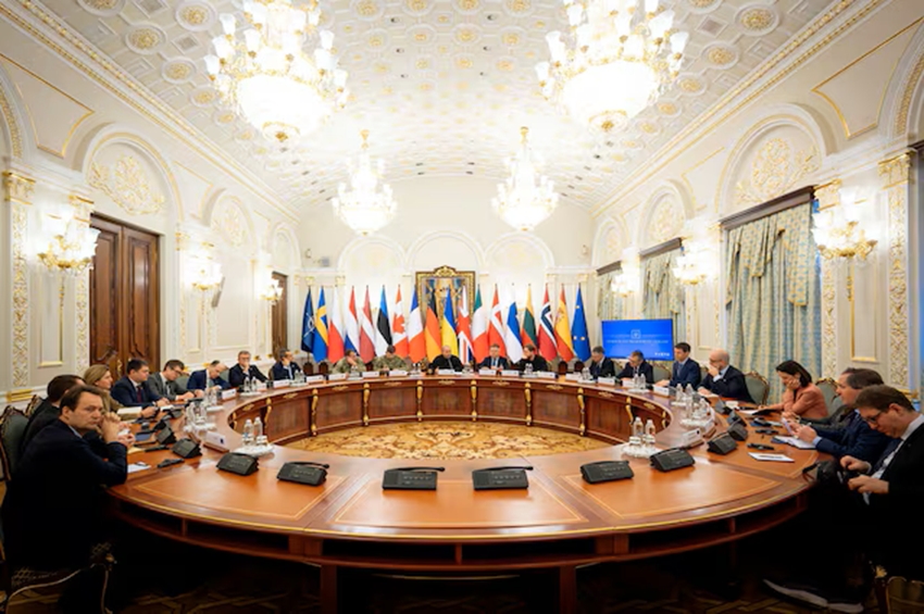 Ukraine cùng các đồng mình thảo luận về các vấn đề an ninh và kinh tế, trong bối cảnh xung đột với Nga. Ảnh: Reuters