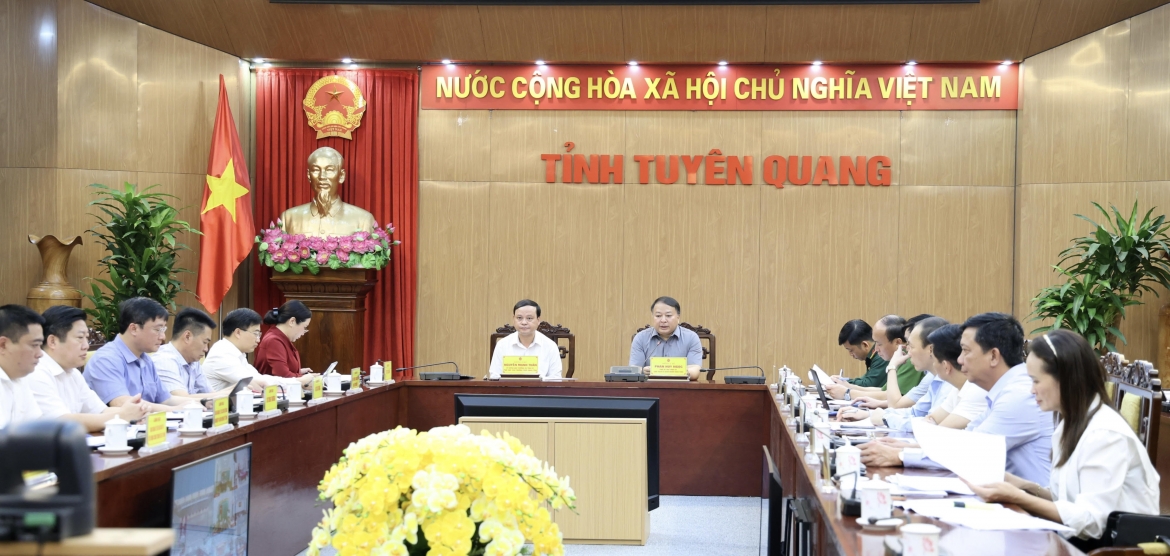 Hội nghị thúc đẩy giải ngân vốn đầu tư công năm 2026 được UBND tỉnh Tuyên Quang tổ chức do ông Phan Huy Ngọc - Chủ tịch UBND tỉnh chủ trì sáng ngày 24/3