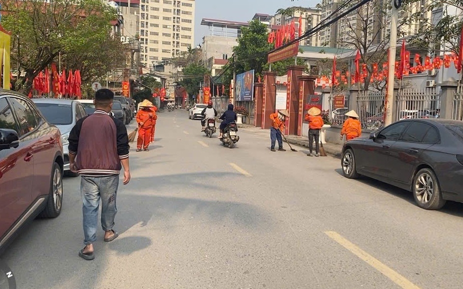 Vệ sinh môi trường tại các điểm bầu cử