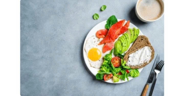 Thiền định có thể giúp giảm căng thẳng và hỗ trợ kiểm soát huyết áp (Ảnh: Shutterstock)