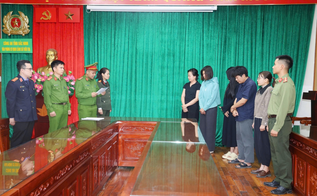 Cơ quan CSĐT Công an tỉnh Bắc Ninh công bố quyết định khởi tố bị can