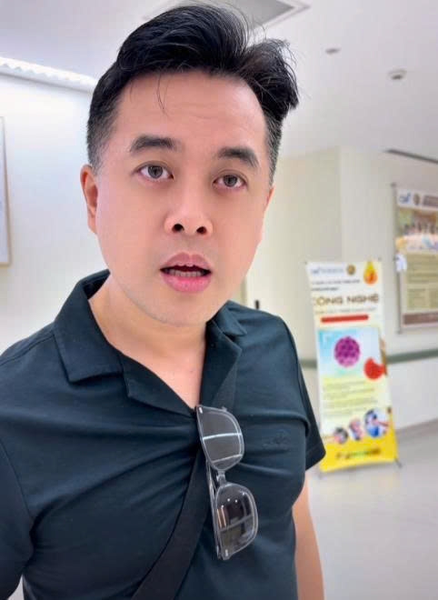 Dương Khắc Linh bất ngờ khi biết tin vợ mang song thai lần hai. (Ảnh từ video)