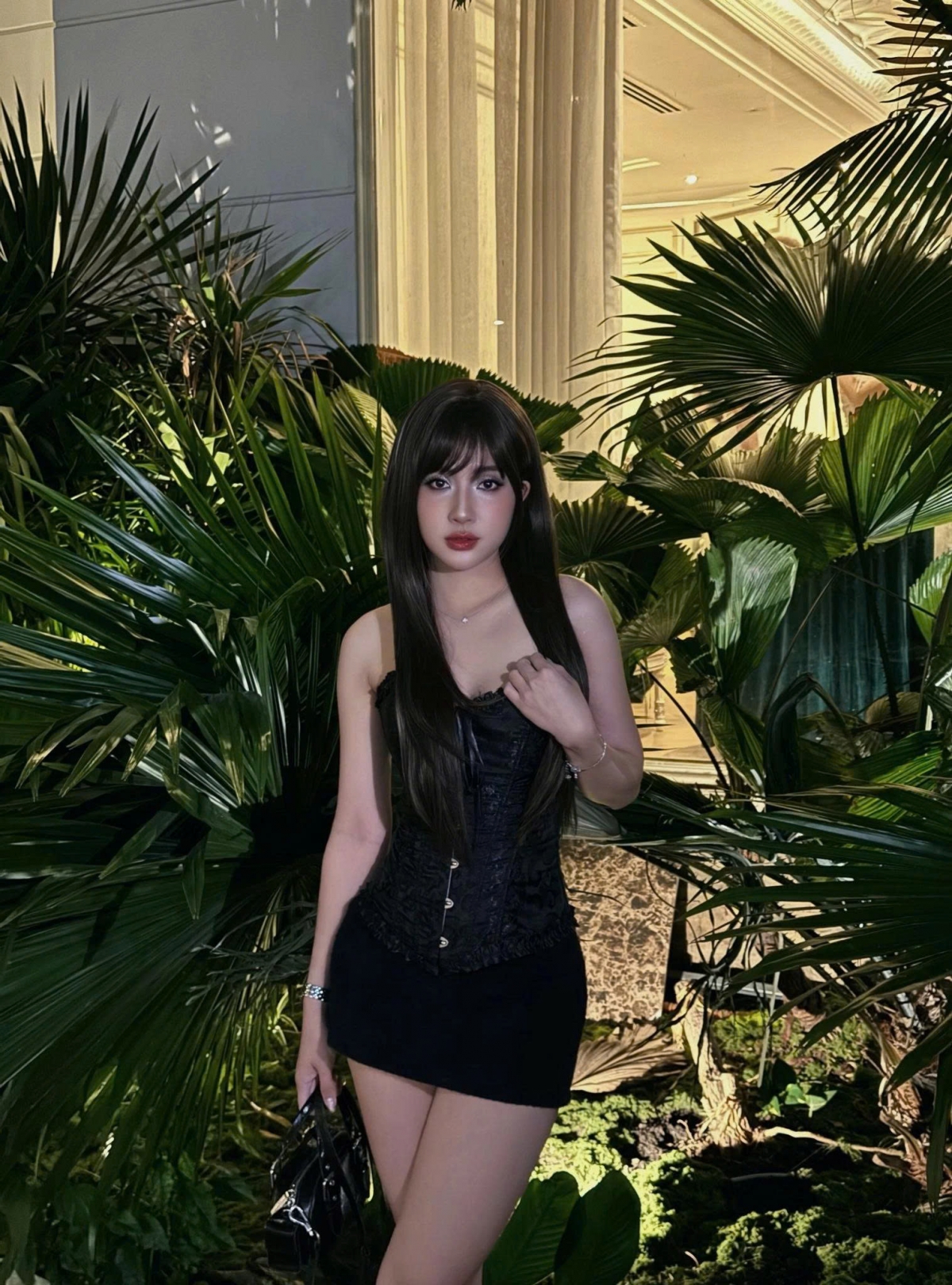 Diễn viên Thiên An gây chú ý khi đăng tải loạt hình mới với diện mạo được nhận xét lạ lẫm. Cô dường như đã tăng cân với khuôn mặt có phần đầy đặn hơn.