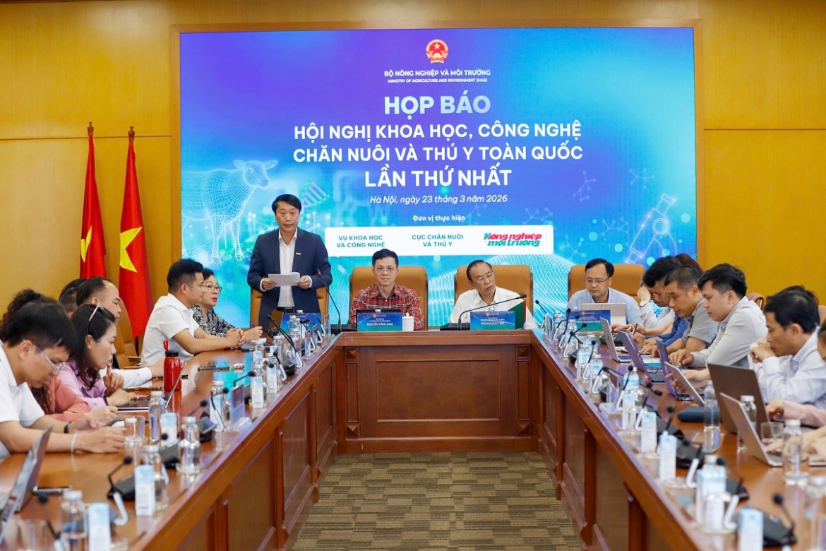 Quang cảnh buổi họp báo