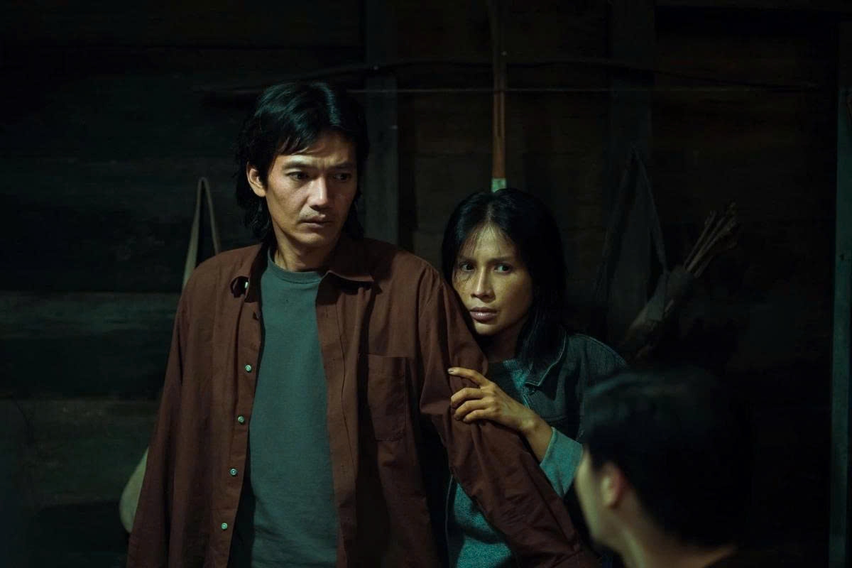 Nam diễn viên từng chia sẻ bản thân không áp lực với danh xưng diễn viên trăm tỷ, dù liên tiếp góp mặt trong nhiều bộ phim đạt doanh thu cao. Anh cho rằng thành công phòng vé là may mắn khi được khán giả đón nhận.