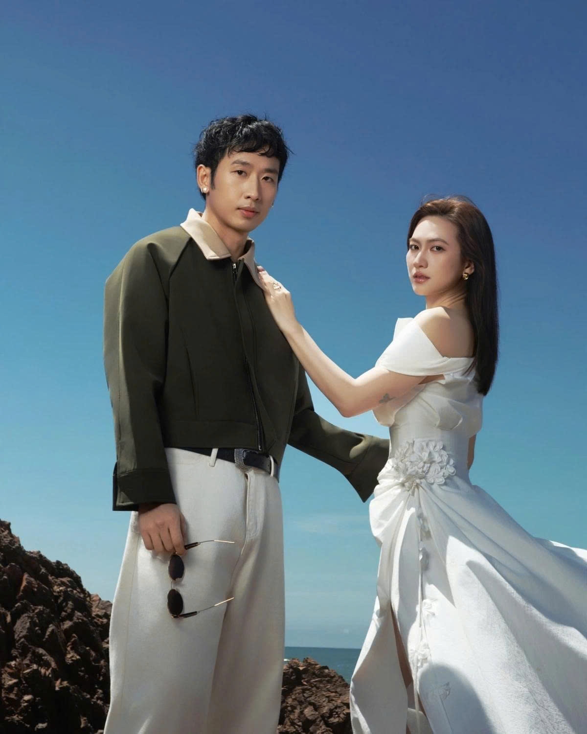 Tuấn Trần từng góp mặt trong nhiều phim đạt doanh thu trăm tỷ như Mai (551 tỷ đồng), Bố già (395 tỷ đồng), Đem mẹ đi bỏ (171 tỷ đồng), Đất rừng phương Nam (140 tỷ đồng), Làm giàu với ma (128 tỷ đồng), Làm giàu với ma 2 (101 tỷ đồng)... Tổng doanh thu các phim có xuất hiện của Tuấn Trần đã vượt con số 1.500 tỷ đồng.