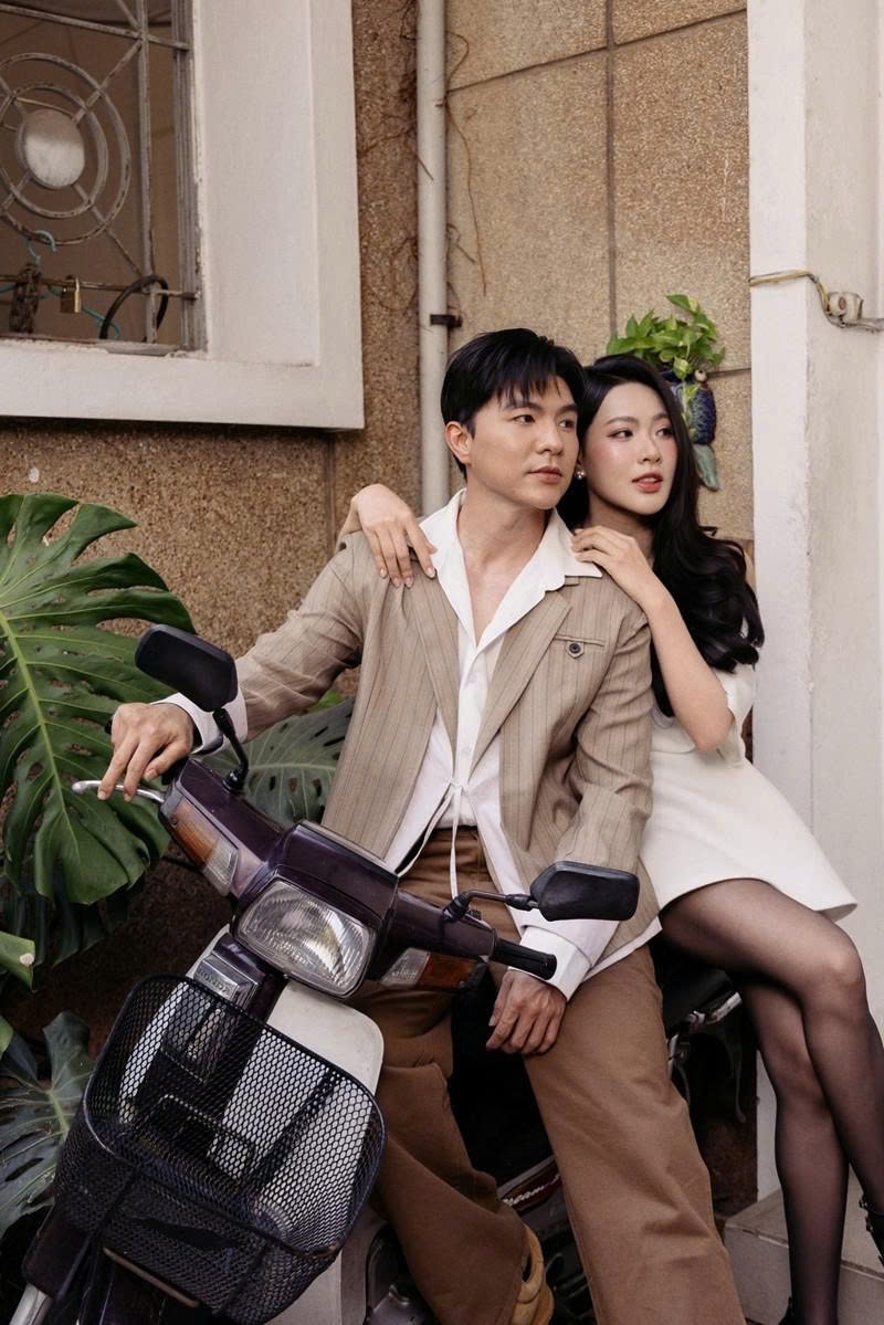 Steven Nguyễn đăng ảnh chụp cùng bạn diễn Minh Trang. Cặp đôi được yêu thích trong phim "Không giới hạn".