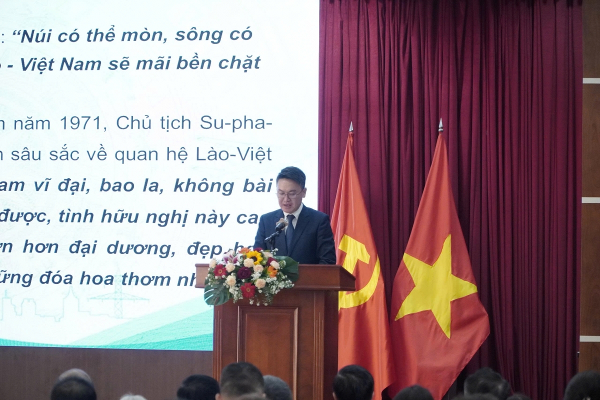 Bí thư Ban Chấp hành Trung ương Đoàn Thanh niên Nhân dân Cách mạng Lào Thongly Sisoulith phát biểu tại
Lễ kỷ niệm.