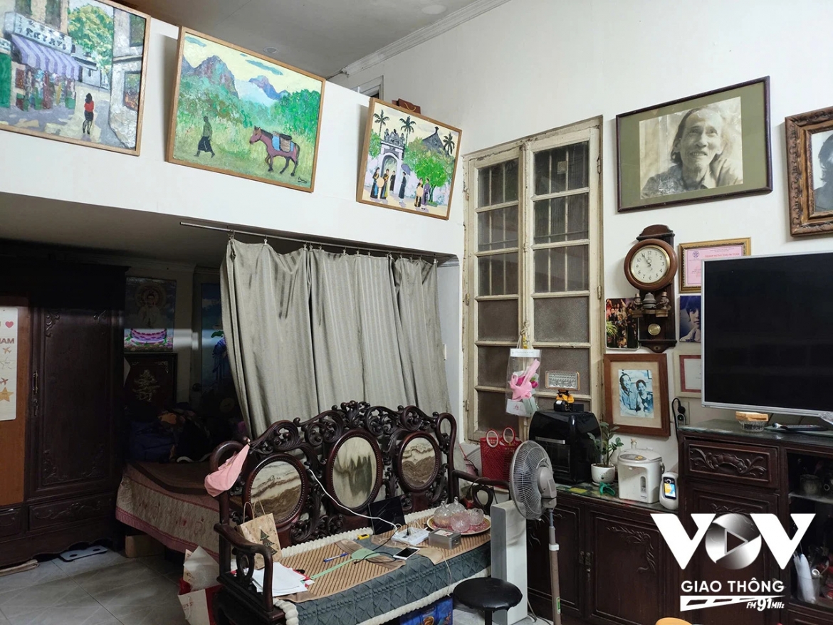 Căn phòng vỏn vẹn 24m², nơi vừa là không gian sinh hoạt của gia đình, vừa là xưởng vẽ của danh họa Bùi Xuân Phái