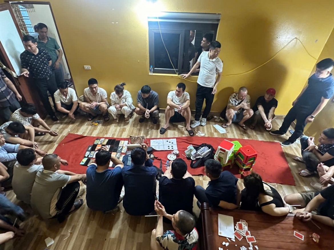 Các đối tượng và tang vật