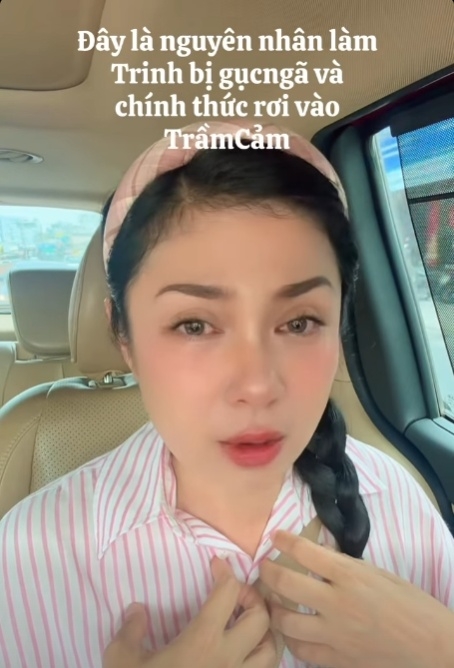 Việt Trinh bật khóc nức nở kể lại khoảng thời gian đen tối của cô. Nỗi sợ hãi về khả năng con mắc bệnh nghiêm trọng dần chiếm trọn tâm trí, khiến cô mất kiểm soát cảm xúc. Sau tất cả, kết quả sinh thiết cho thấy nốt ruồi của bé hoàn toàn bình thường. Khoảnh khắc nhận tin, nữ diễn viên vỡ òa trong hạnh phúc.