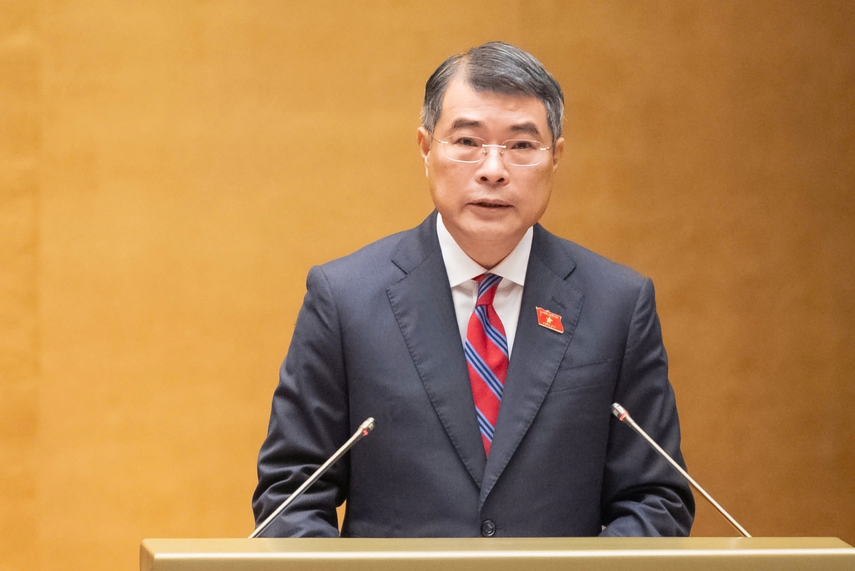 Thủ tướng Chính phủ Lê Minh Hưng trình bày Báo cáo về đánh giá bổ sung kết quả thực hiện Kế hoạch phát triển kinh tế - xã hội và ngân sách nhà nước năm 2025; tình hình thực hiện Kế hoạch phát triển kinh tế - xã hội và ngân sách nhà nước những tháng đầu năm 2026