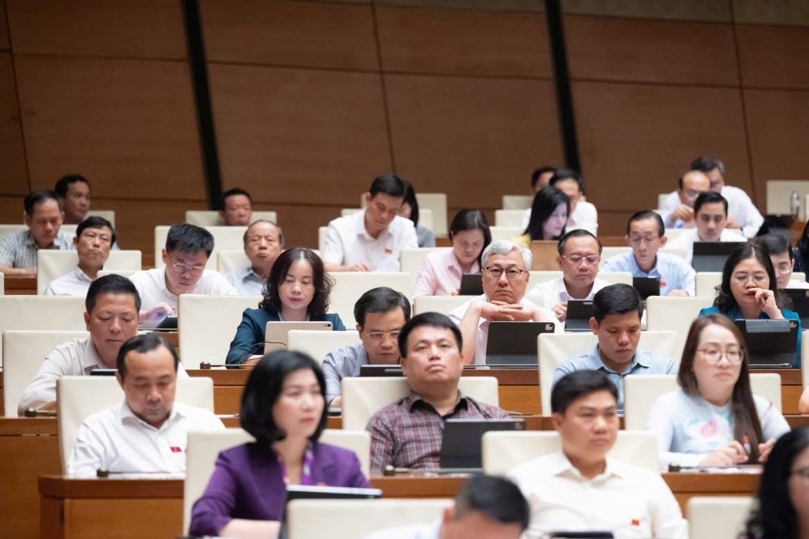 Các đại biểu Quốc hội tham gia phiên họp