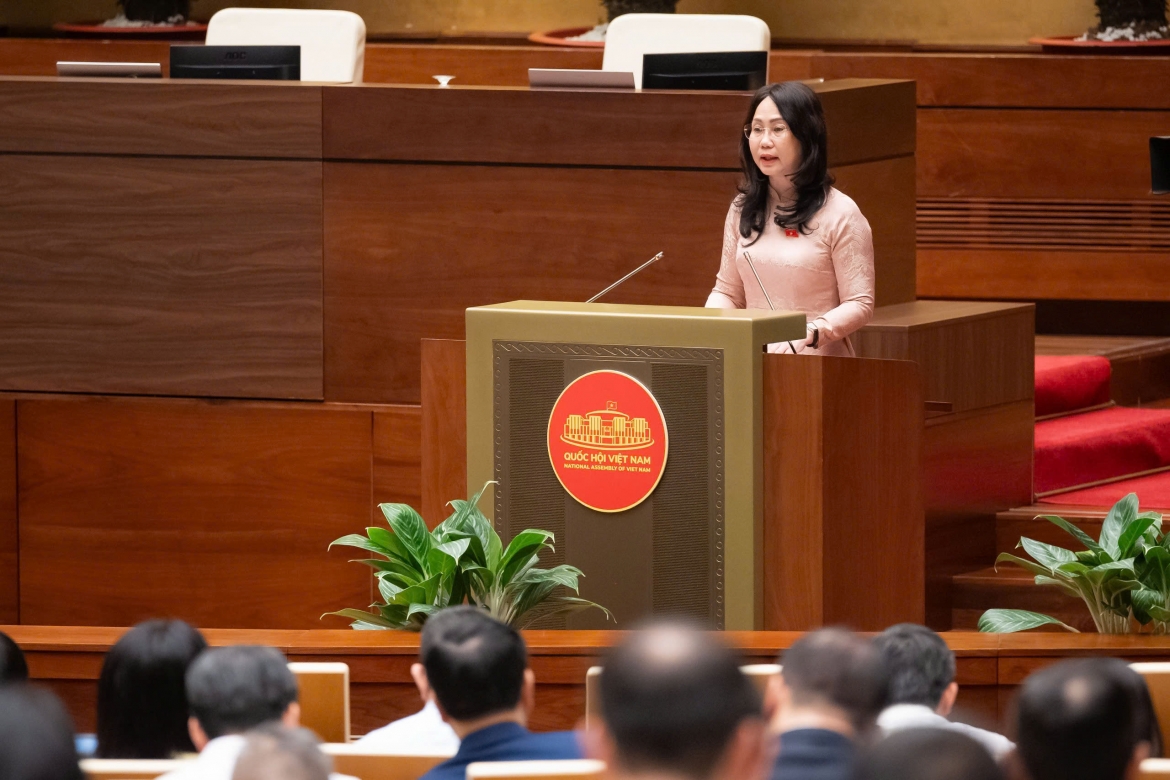  Sáng nay (20/4), Quốc hội đã nghe Tờ trình và Báo cáo Thẩm tra dự thảo Nghị quyết của Quốc hội về phát triển văn hóa Việt Nam, nhằm thể chế hóa những định hướng của Đảng trong Nghị quyết 80 của Bộ Chính trị về phát triển văn hóa của đất nước