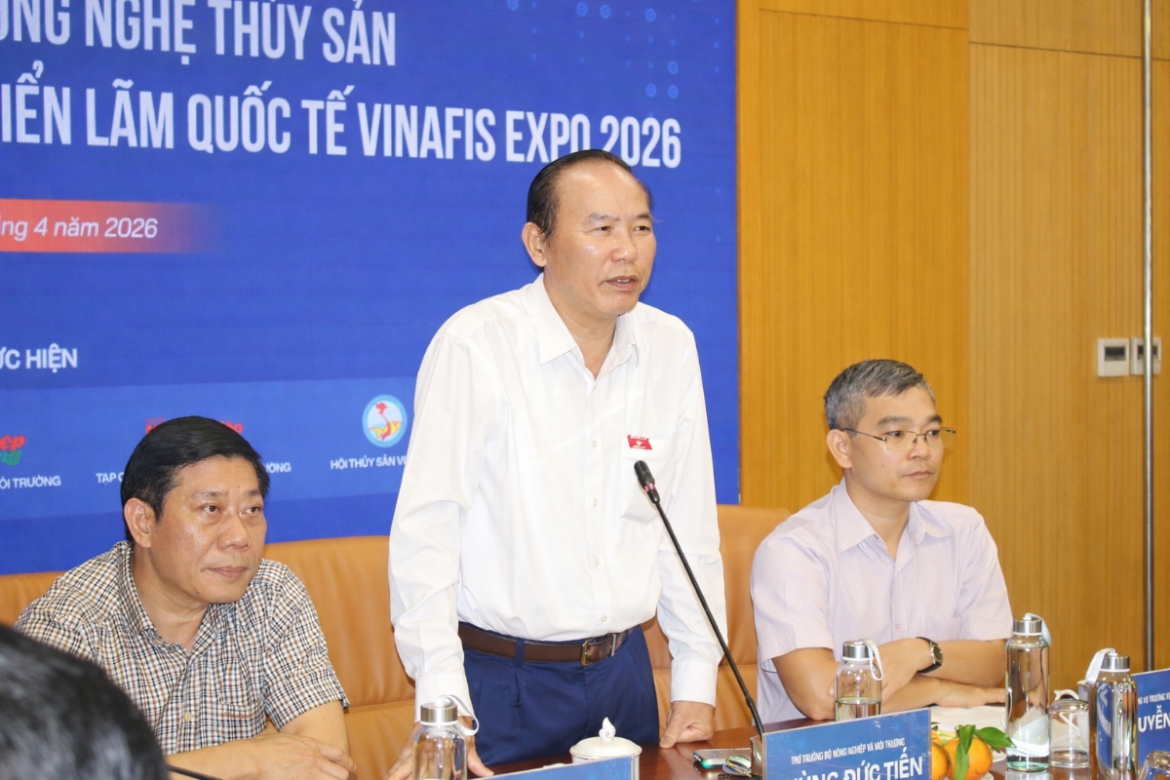 Thứ trưởng Bộ Nông nghiệp và Môi trường Phùng Đức Tiến