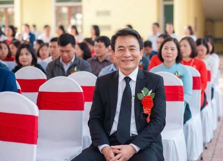 Thầy Trần Trung Hiếu, giáo viên môn Lịch sử, Trường THPT chuyên Phan Bội Châu (Nghệ An)