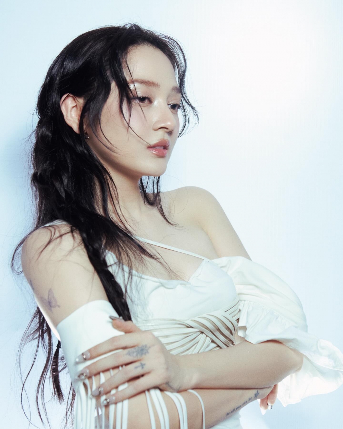 Bảo Anh bất ngờ viết tâm thư sau thời gian dài làm mẹ đơn thân, chăm sóc cô con gái nhỏ. Cô nhiều lần khẳng định em bé là tài sản quý giá nhất, cô sẽ luôn dành sự yêu thương và cưng chiều để bù đắp cho con.