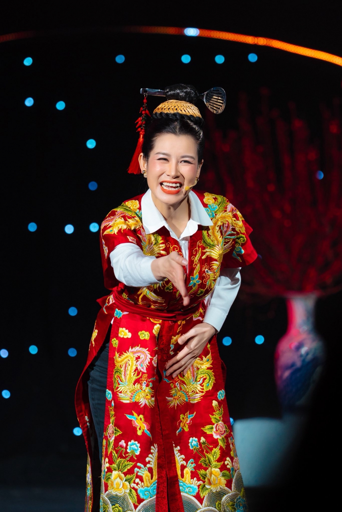 Lưu Huyền Trang trong Quảng trường mùa xuân.