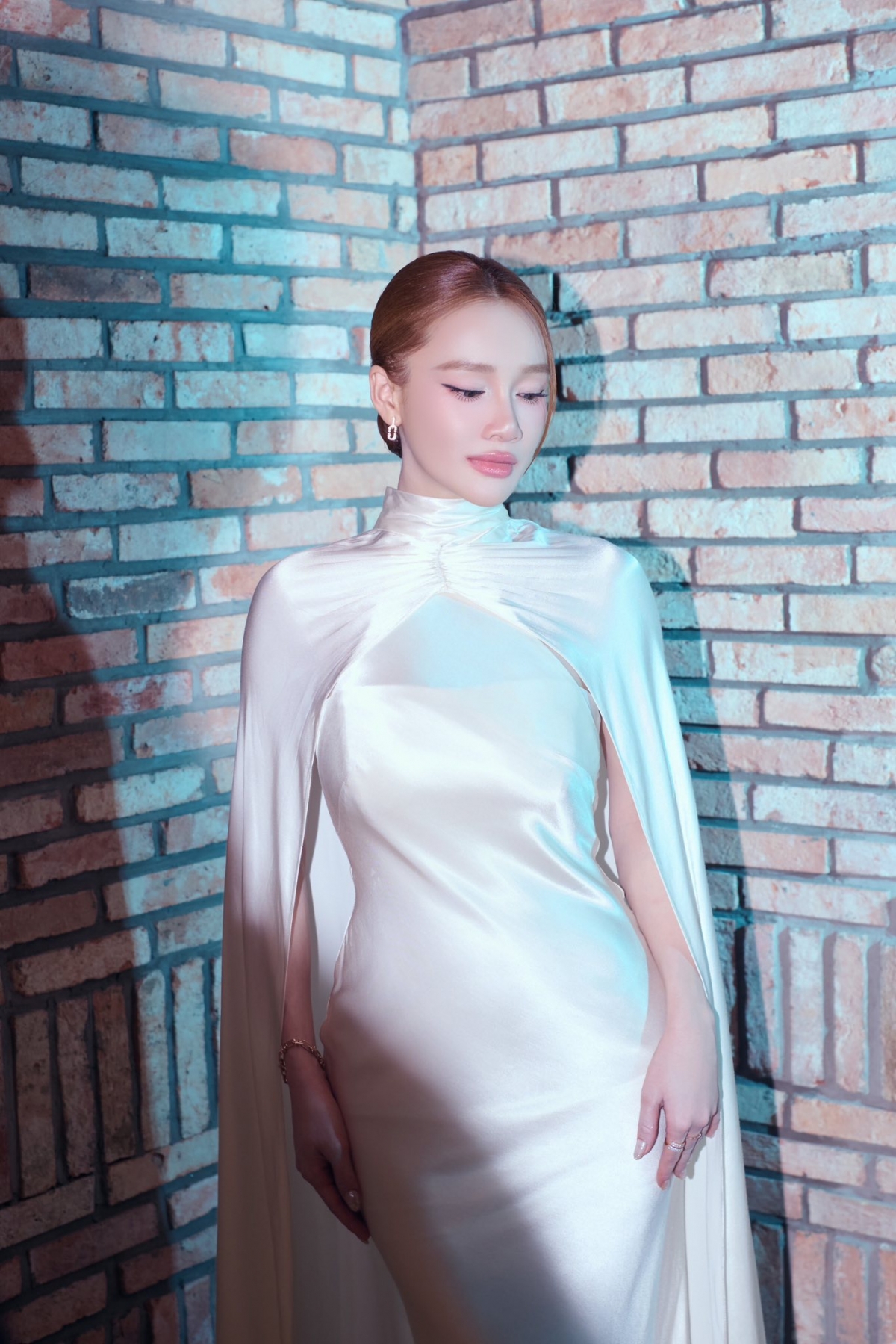 Nhã Phương chia sẻ nhờ sinh thường nên sức khỏe của cô hồi phục nhanh chóng. Vài tuần sau sinh con thứ ba, cô trở lại tập yoga với các bài tập phù hợp thể lực. Gần đây, nữ diễn viên thử sức với môn nhảy hiện đại để cơ thể dẻo dai hơn.