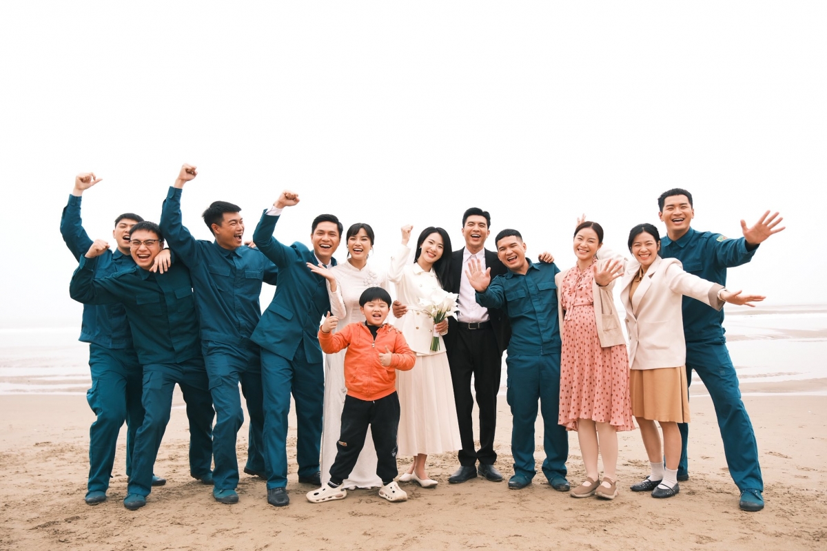 "Không giới hạn" khép lại với cái kết đẹp, nơi mỗi nhân vật đều tìm được hạnh phúc và bình yên sau hành trình nhiều biến động. Khán giả bày tỏ sự hài lòng với cái kết của "Không giới hạn", cho rằng bộ phim đã kết thúc một cách hợp lý và giàu cảm xúc. 